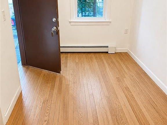 2nd image of 94 Gordon St