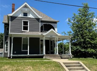 1629 Jackson Ave, Charleston, IL 61920