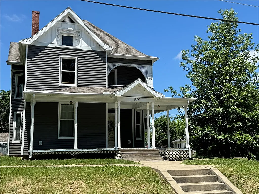 1629 Jackson Ave photo 1