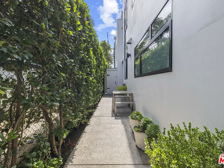 802 N Harper Ave — Photo 9