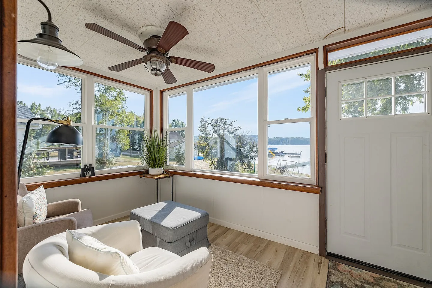 2 bed, $5,850 — Photo 4