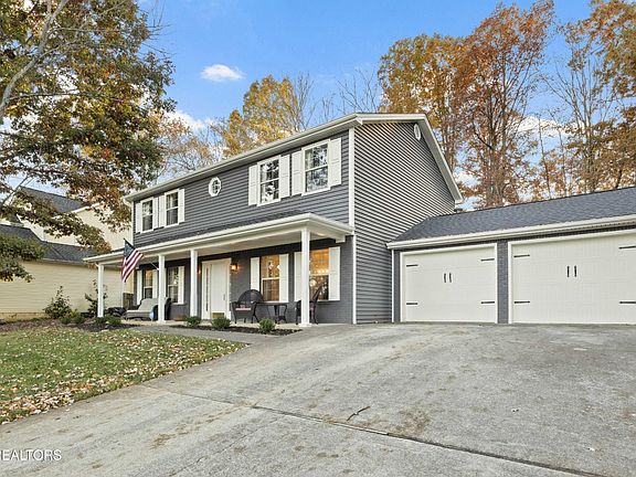 3rd image of 1717 Summer Spring Blvd