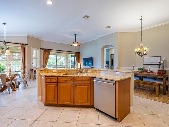 4th image of 9453 NE DISCOVERY TERRACE #201C