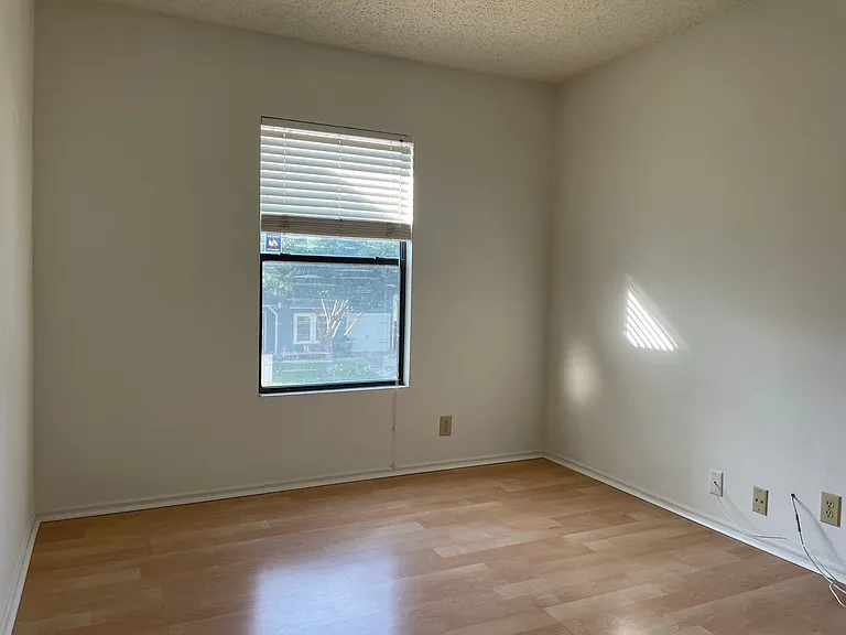 7926 Ruby Mdw — Photo 15