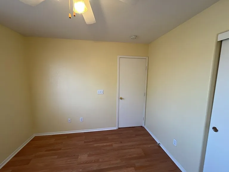 6045 Stone Hollow Ave — Photo 34