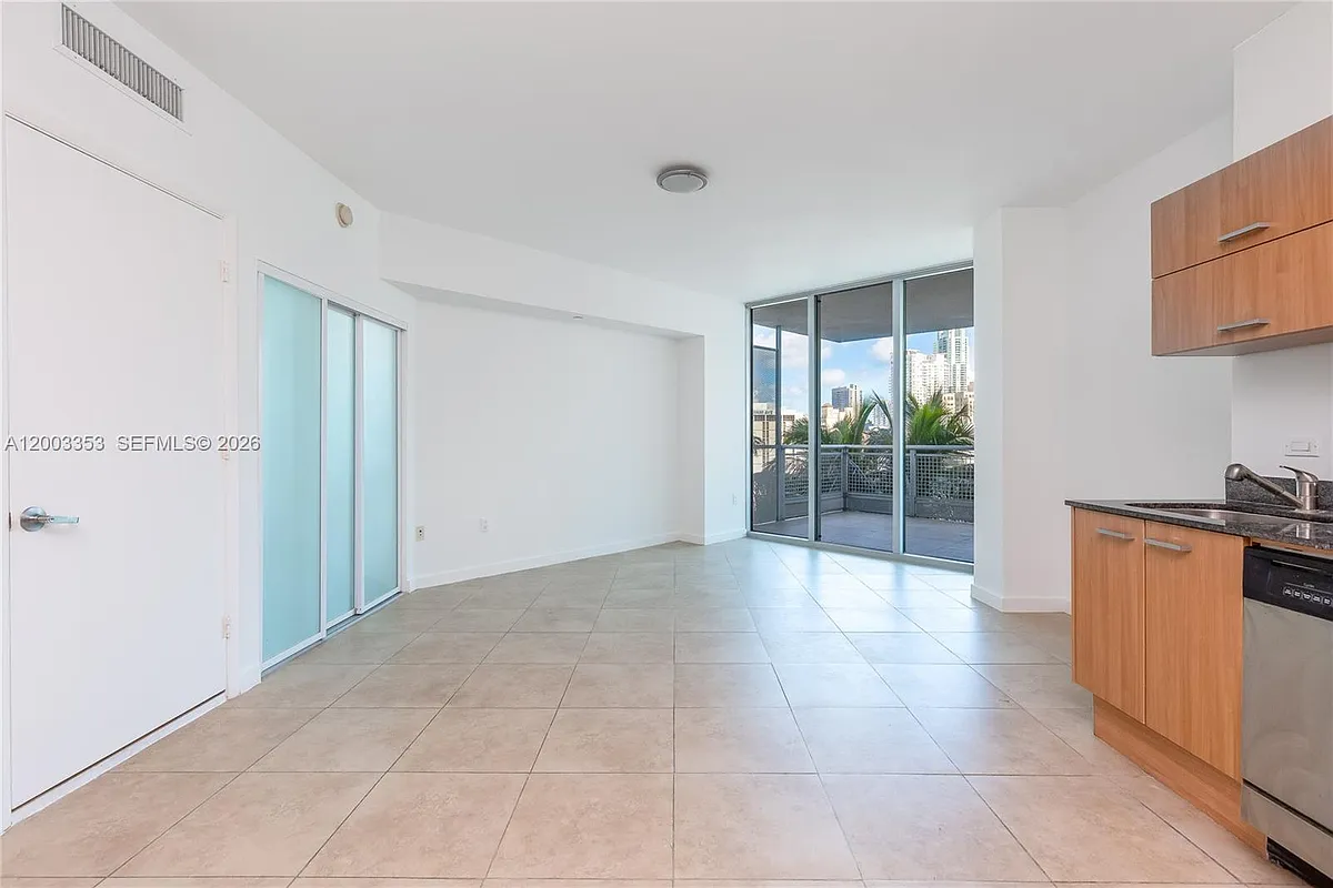 Building Photo - 350 S Miami Ave #1207