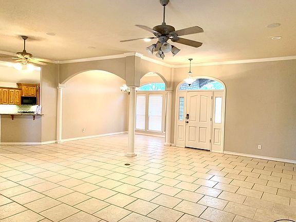 3rd image of 1912 Gladewood Dr