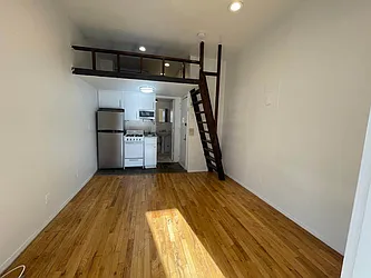 Rented by KNOCKKNOCK LLC