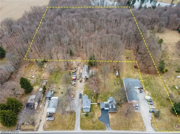 E Calla Rd, New Middletown, OH 44442
