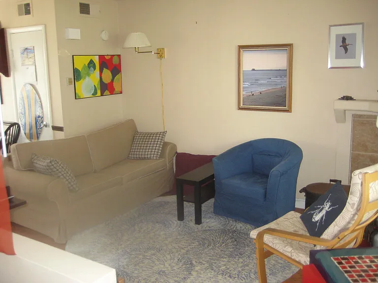 386 Hemlock Ave — Photo 5