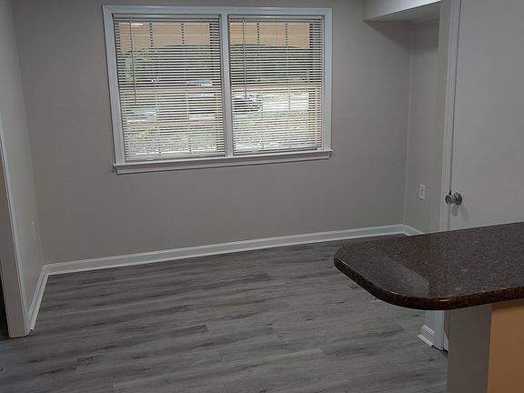 4th image of 891 Azalea Dr