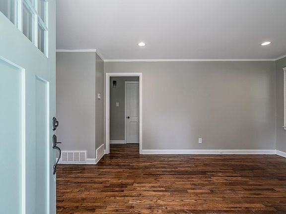 4th image of 3938 Philwood Ave