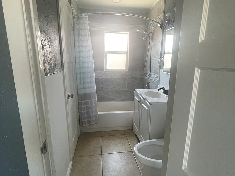 235 W Robertson Rd — Photo 15
