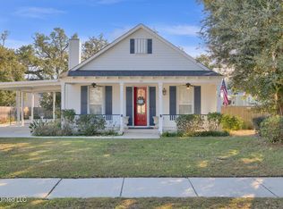 115 W 3rd St, Long Beach, MS 39560