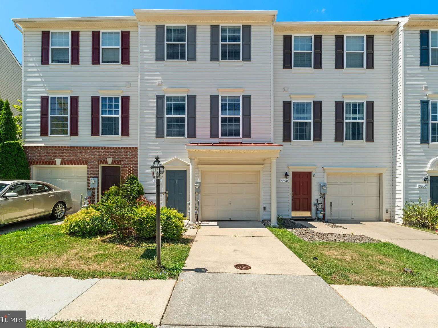 2 bed, 2.5 bath, 1348 sqft, $2,650 — Photo 1