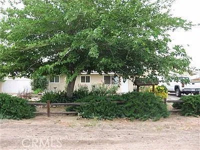 3 bed, 988 sqft, $2,050 — Photo 1