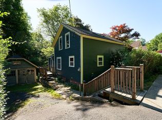 29 William St, Chester, MA 01011