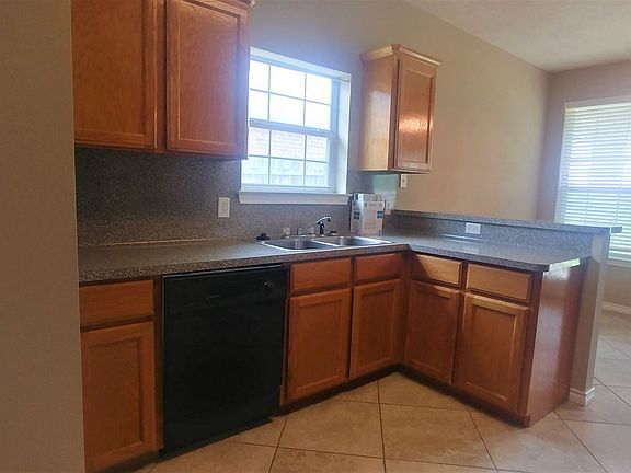 5th image of 1013 Bougainvillea St