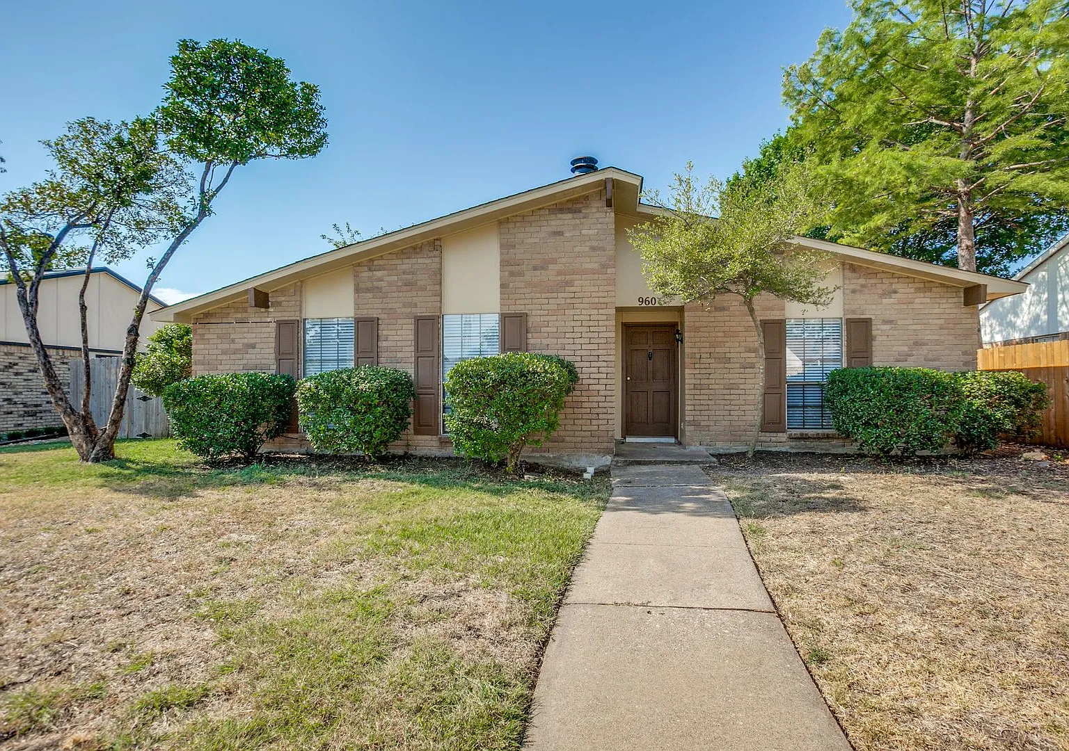 One Story 3 Bedroom, 2 Bathroom Home In Plano Isd For Lease! — Photo 2