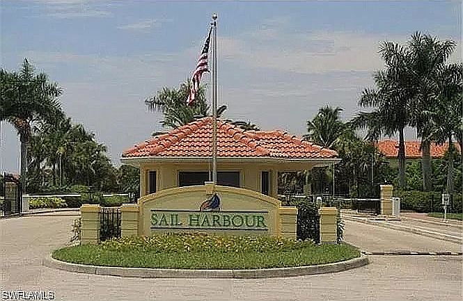 Guardshack in the Front
