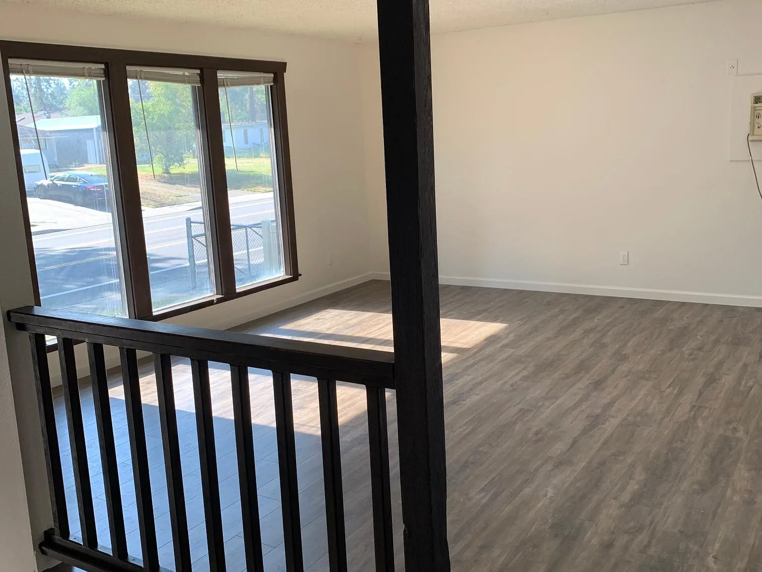 3 bed, 1.5 bath, 1948 sqft, $2,150 — Photo 3