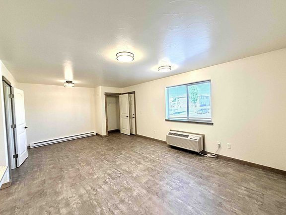 4th image of 1040 Enterprise Dr Unit 3