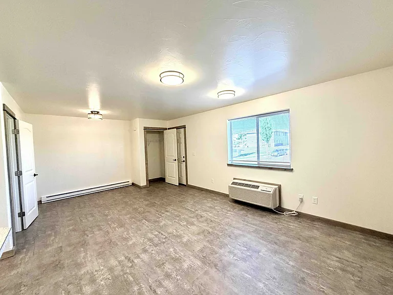 1040 Enterprise Dr #3 — Photo 4