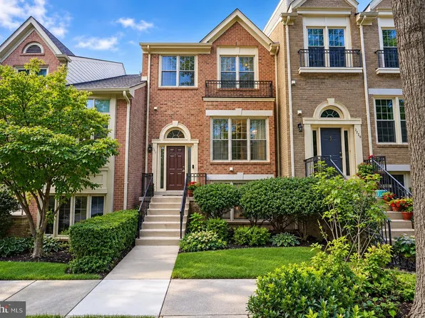 2277 Kings Garden Way, Falls Church, VA 22043