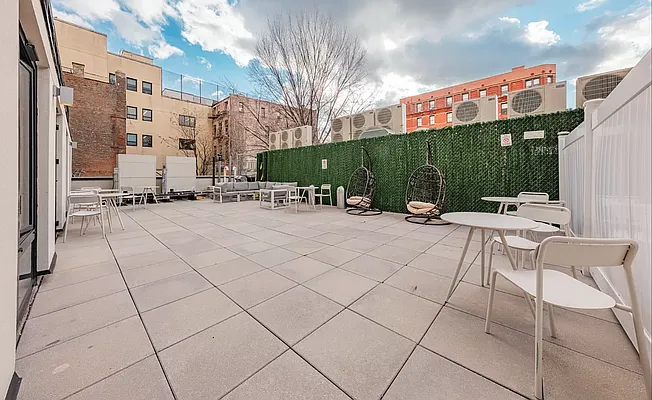 Rented by REAL New York | media 22