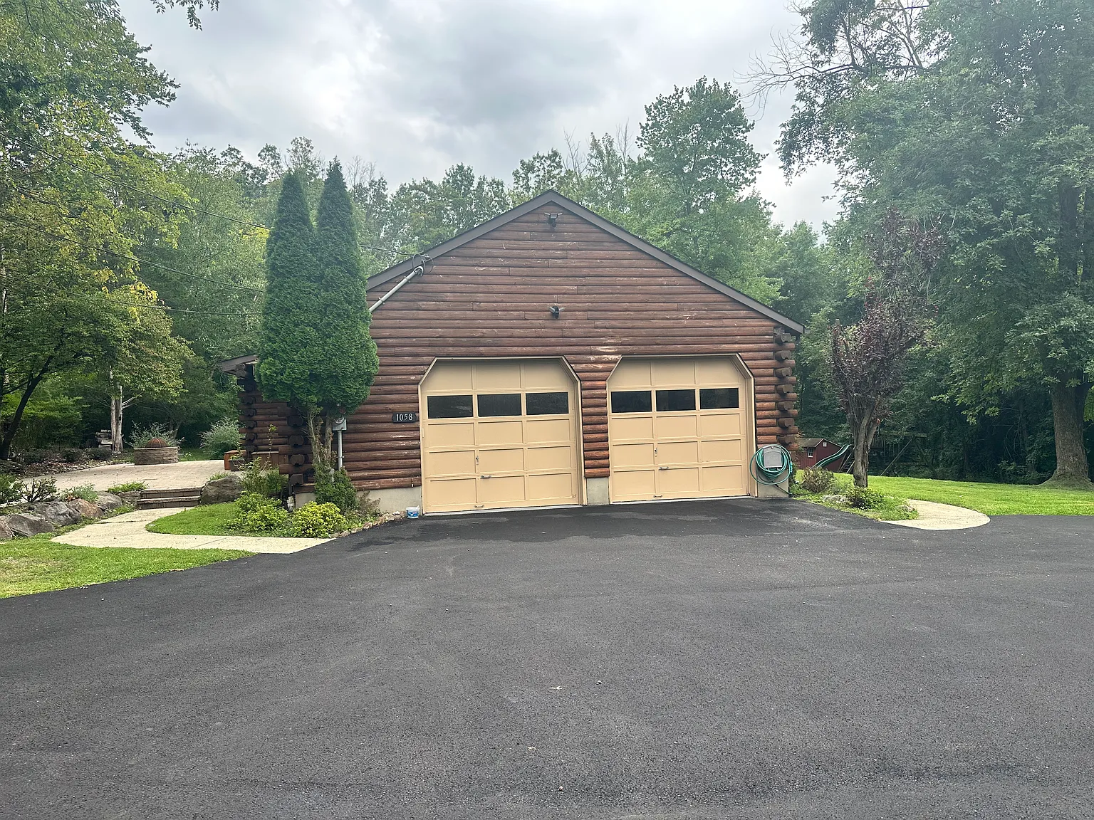 3 bed, 1688 sqft, $4,950 — Photo 2