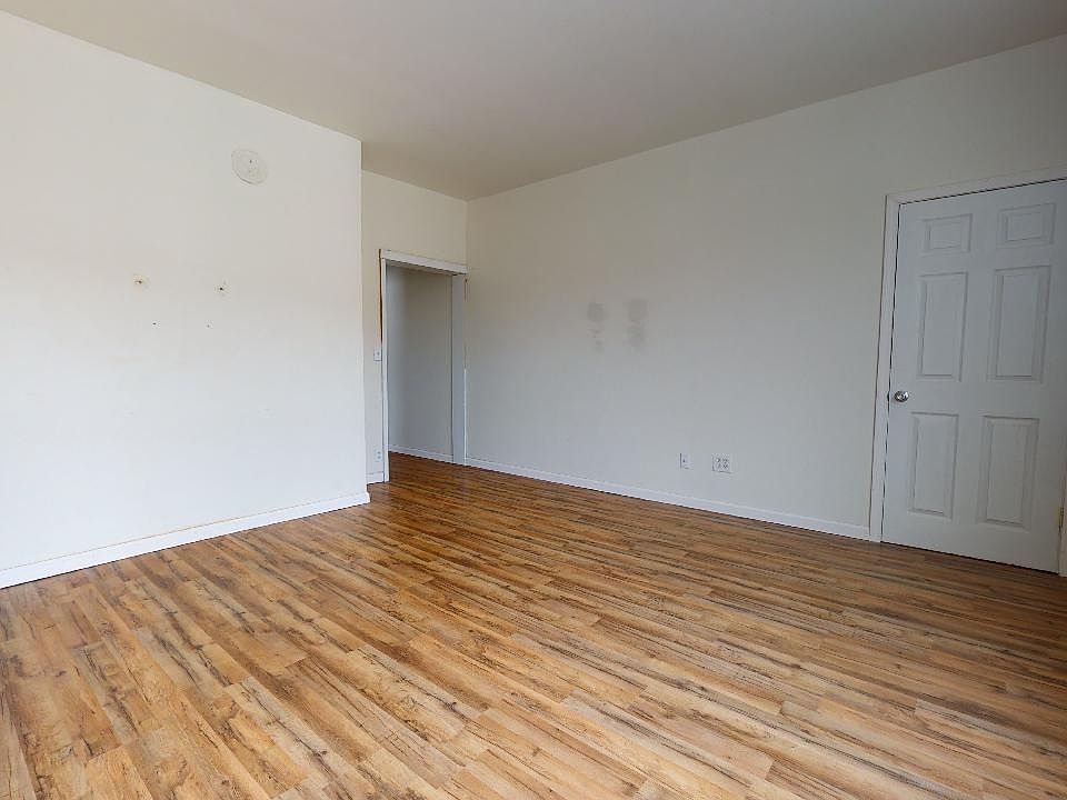 1st image of 617 1/2 3rd St