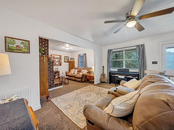3rd image of 110 Melody Lake Dr