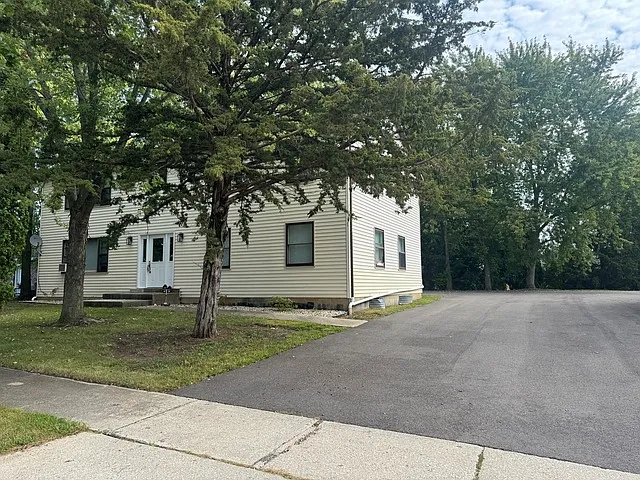Building Photo - 479 Eisenhower St #A