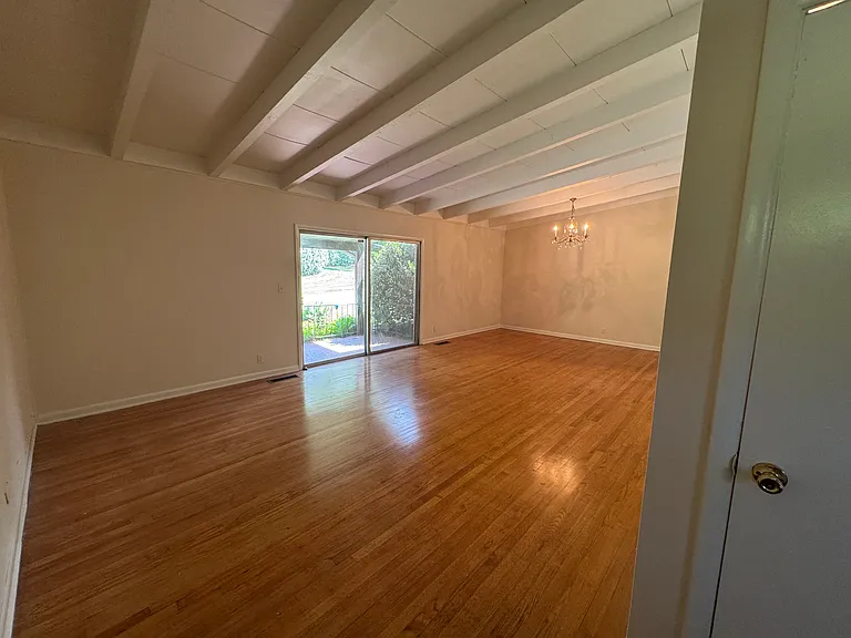 3930 Montclair Rd — Photo 33