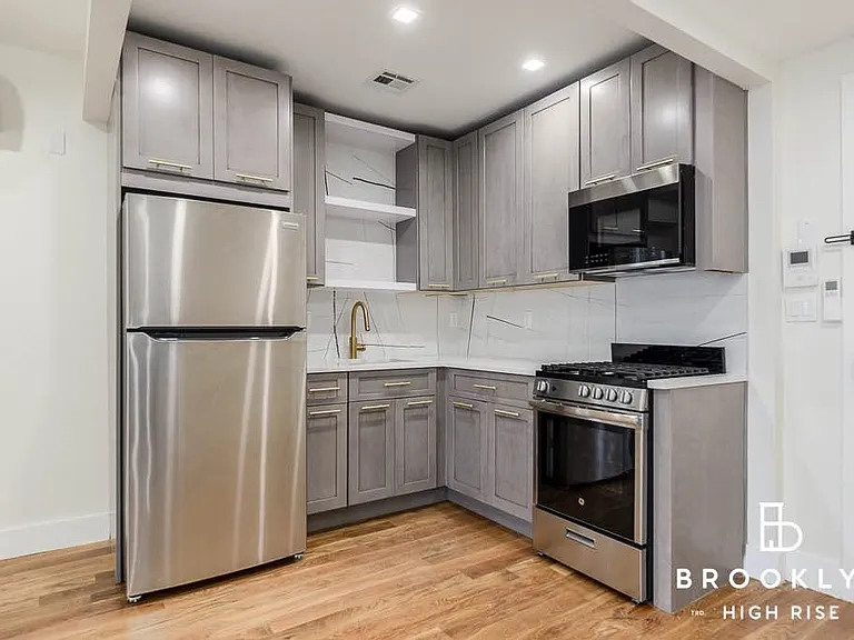 535 Grand St #2B — Photo 2