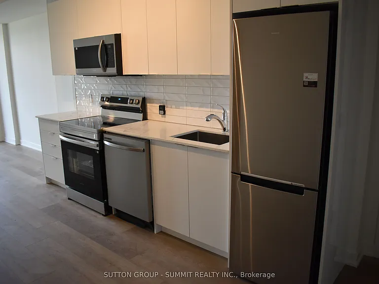 33 Erie Ave #402 — Photo 22
