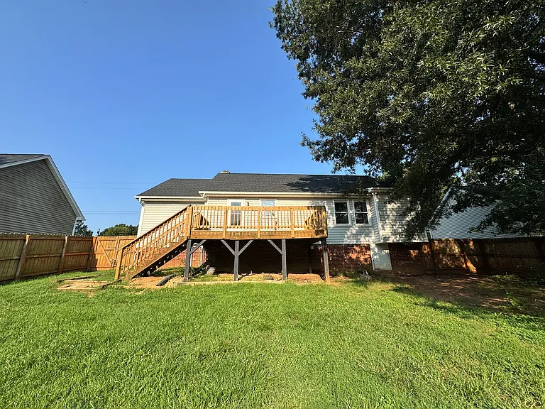 155 Lorraine Dr — Photo 17