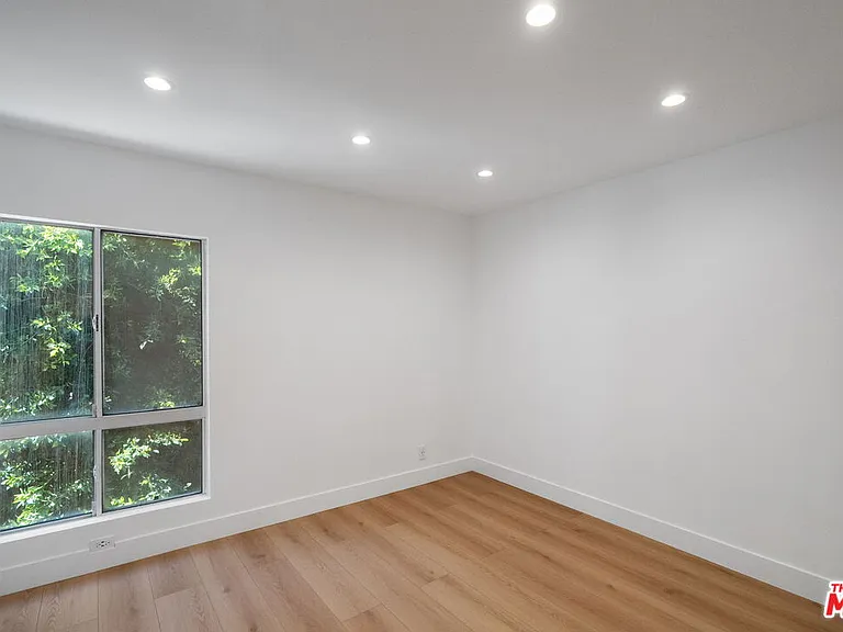 4807 Woodley Ave #309 — Photo 21