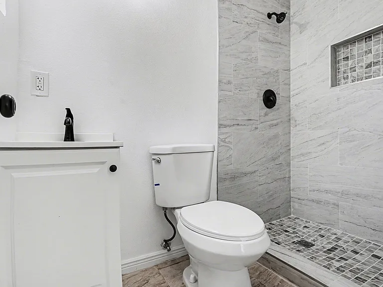 5240 Sutton Ave — Photo 20