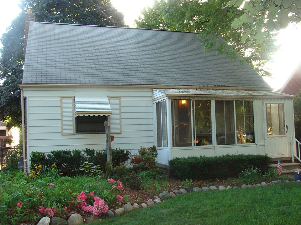 1st image of 9616 Laurence Ave