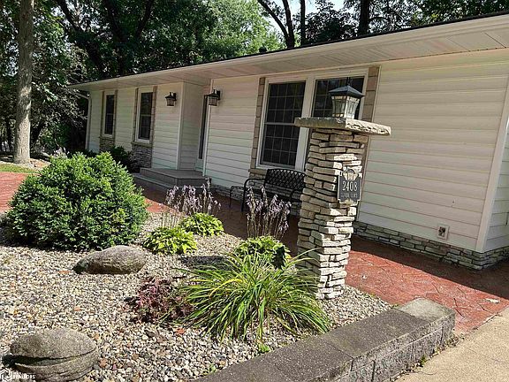 4th image of 2408 River Oaks Dr