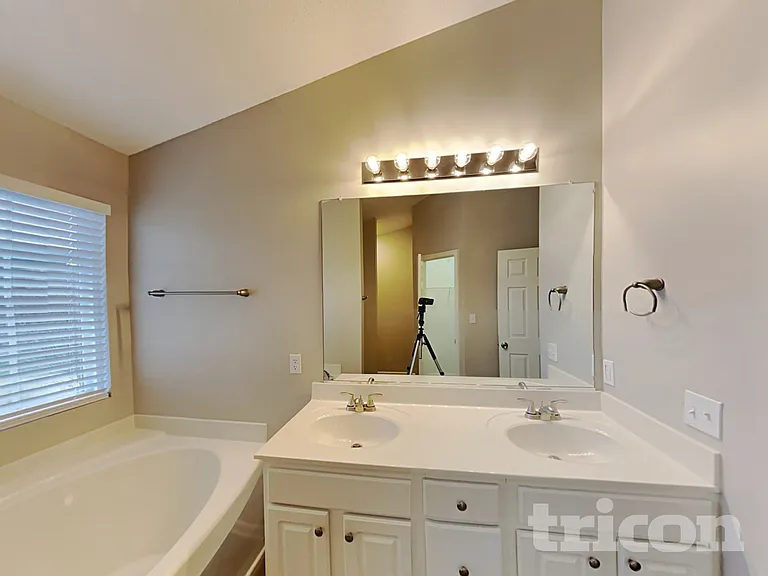 320 Stone Meadow Dr — Photo 11