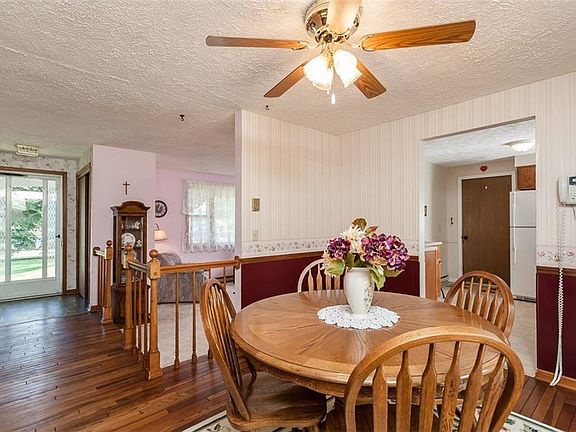 4th image of 37 Fairview Dr