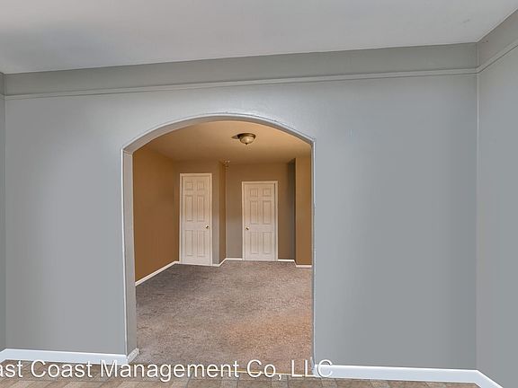 3rd image of 1801-05 E Lombard St #1803