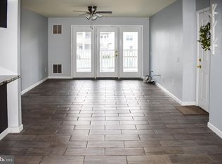 1300 Waters Edge Dr, Newark, DE 19702