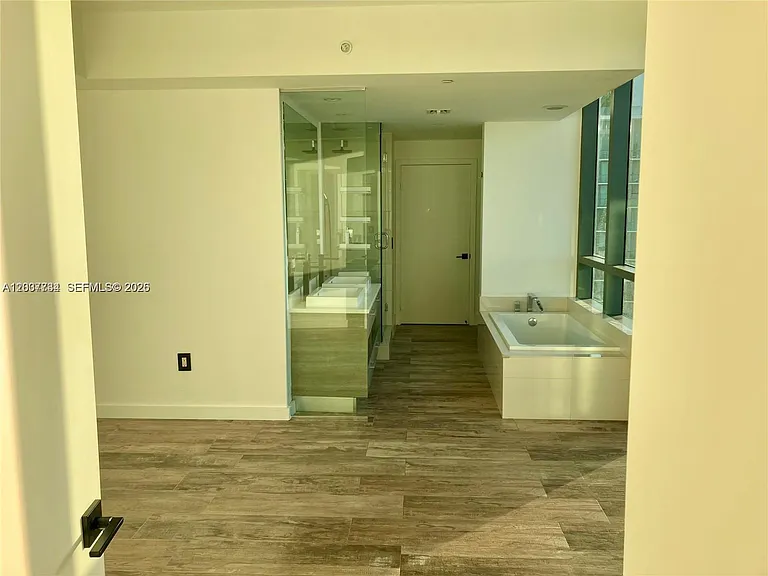 650 NE 32nd St #4408 — Photo 7