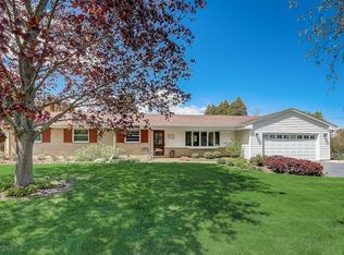 18530 Benington Dr, Brookfield, WI 53045