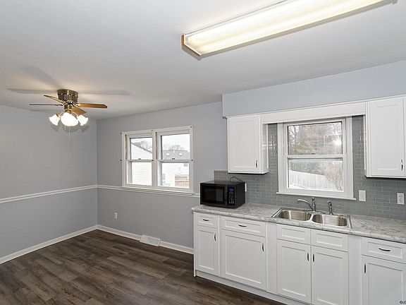 3rd image of 5 Tanguay Dr