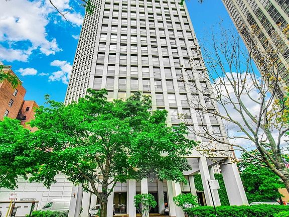 3rd image of 2626 N Lakeview Ave APT 1504
