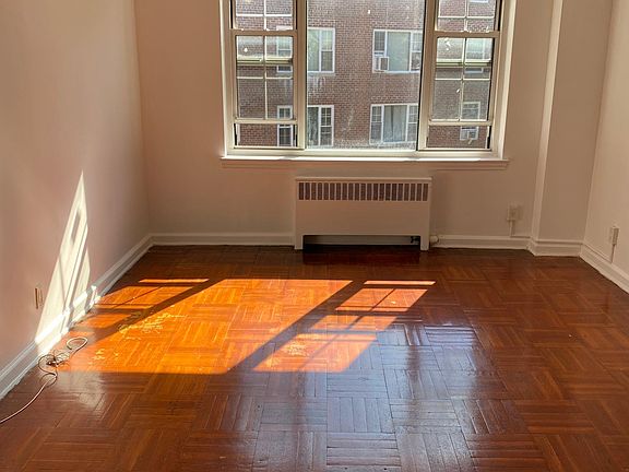 3rd image of 210 Pelham Rd APT 5K